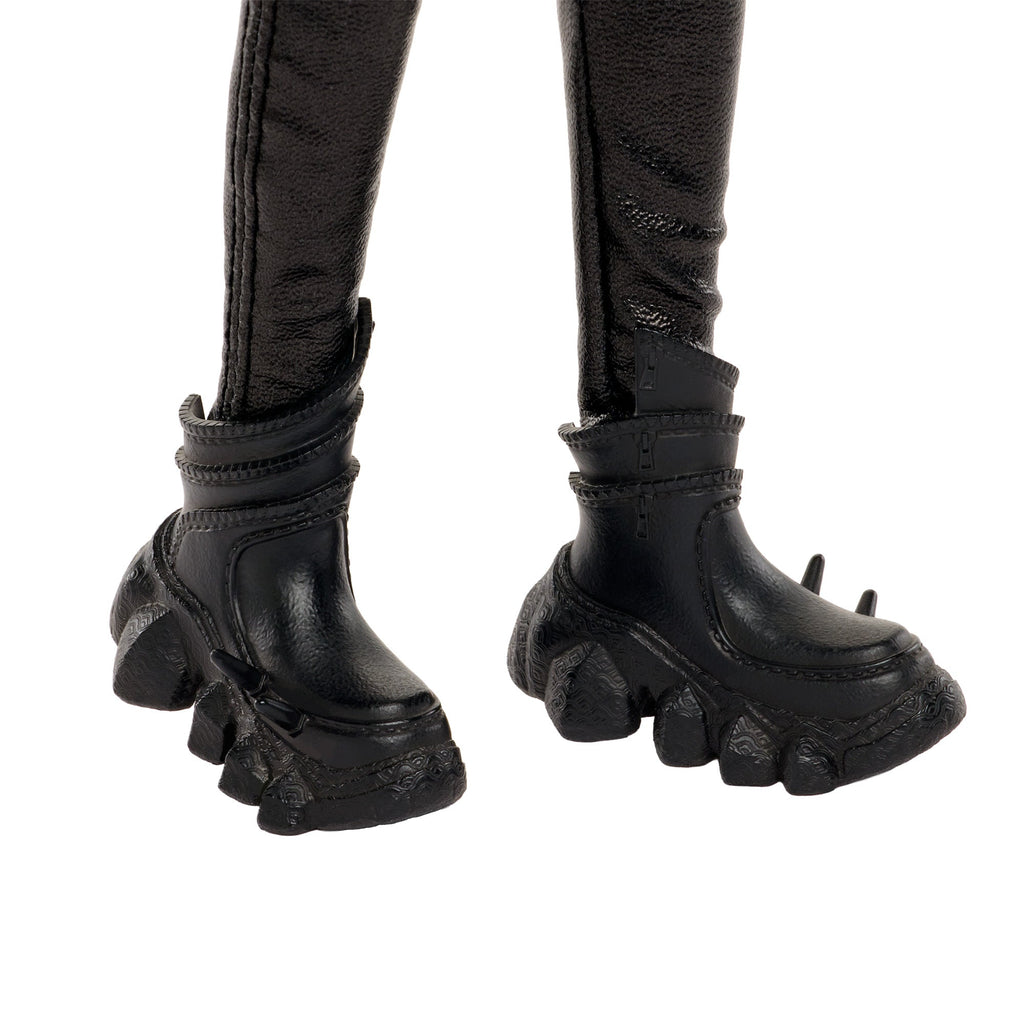 KPop Demon Hunters Deluxe Rumi Fashion Doll