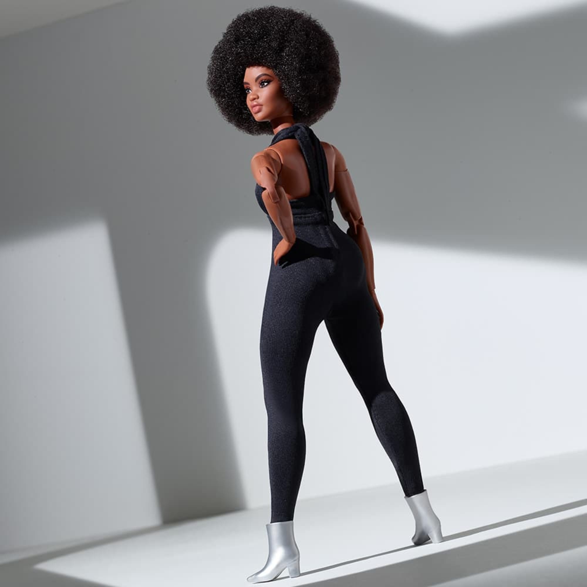Barbie Looks Doll (Curvy, Brunette)